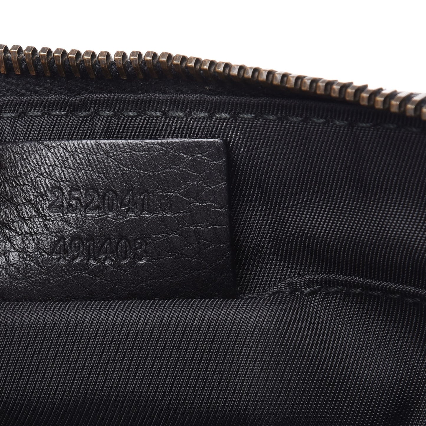 Pebbled Calfskin Wristlet GG Black