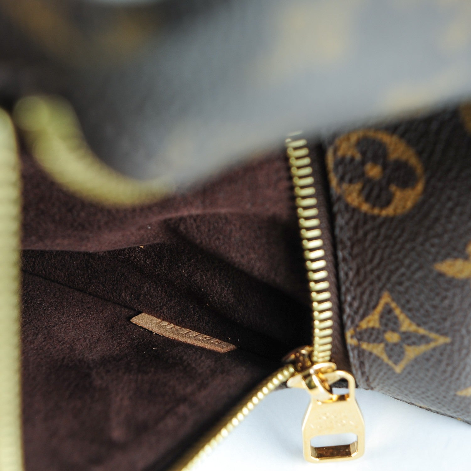 Louis Vuitton Monogram Pochette Metis 7 of 8