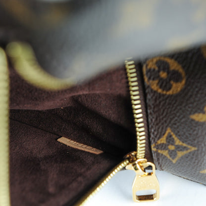 Louis Vuitton Monogram Pochette Metis 7 of 8