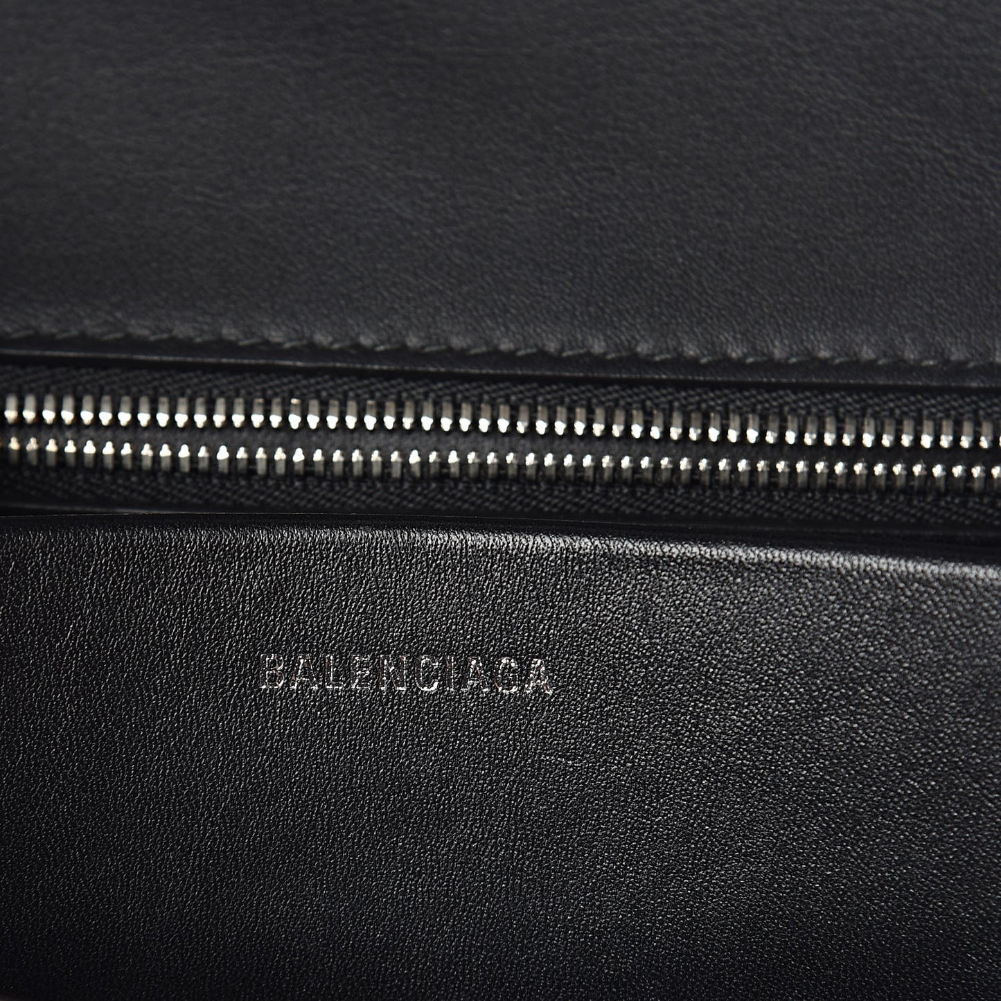 Calfskin Charms Logo Matelasse M BB Round Shoulder Bag Black