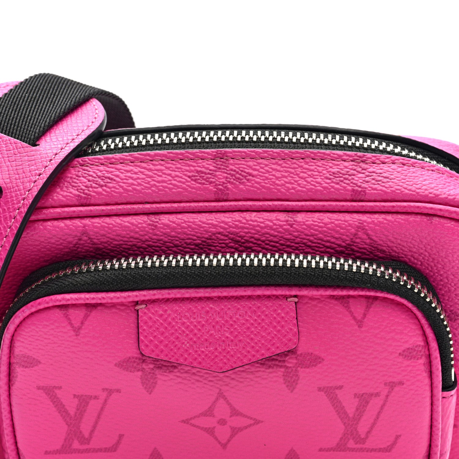 Louis Vuitton Taigarama Outdoor Pouch Fuchsia 7 of 9
