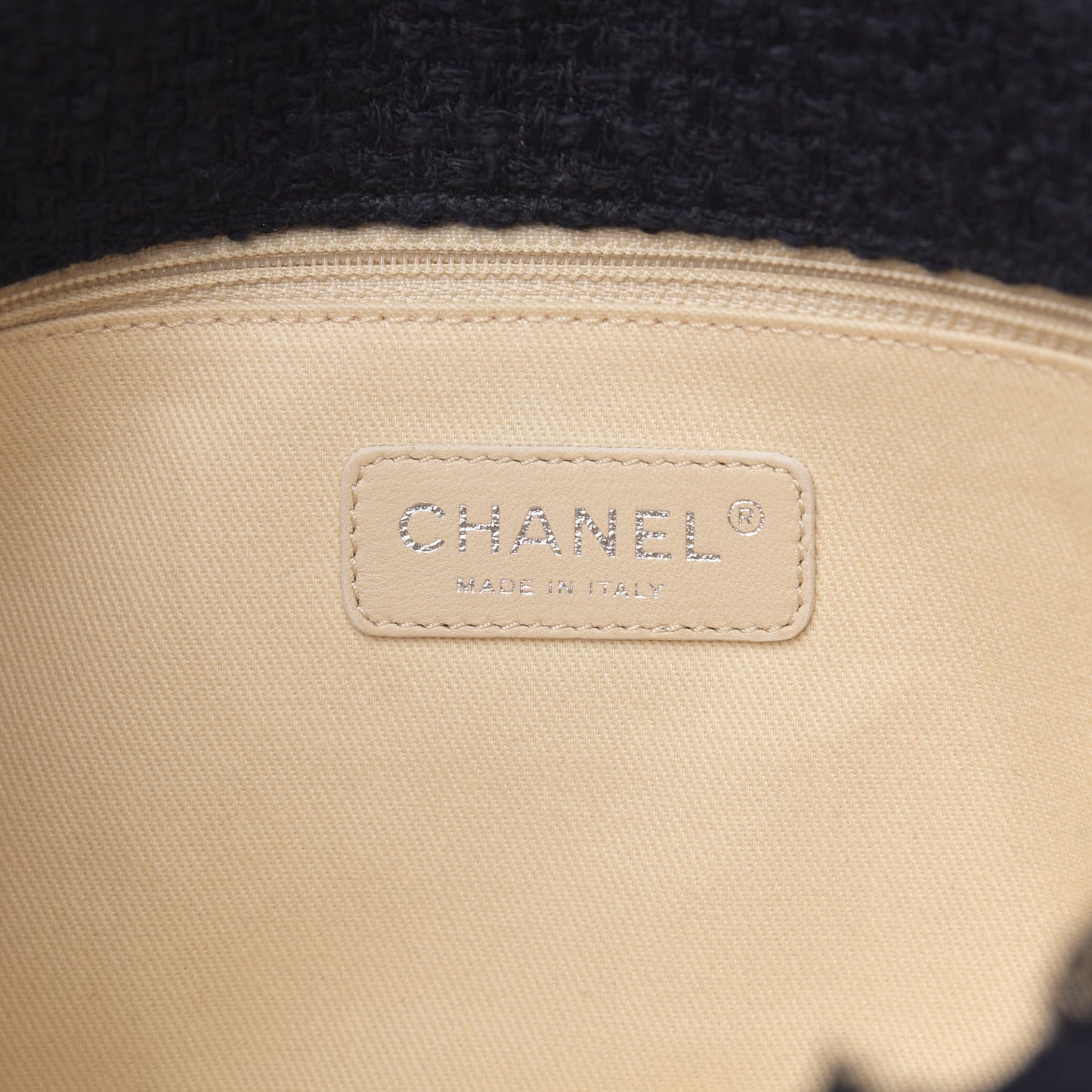 Tweed Small Nature Flap Black