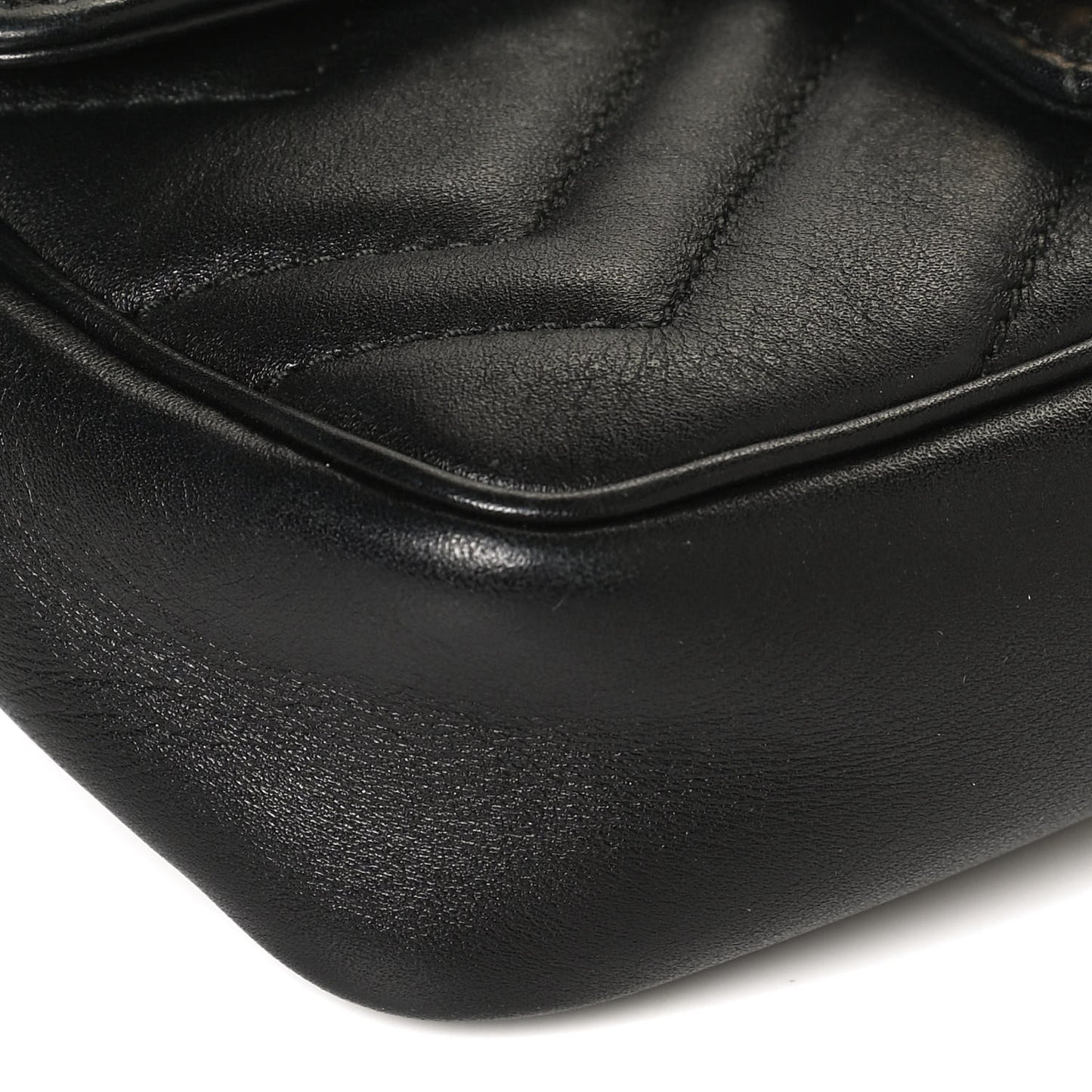 Calfskin Matelasse Super Mini GG Marmont Shoulder Bag Black
