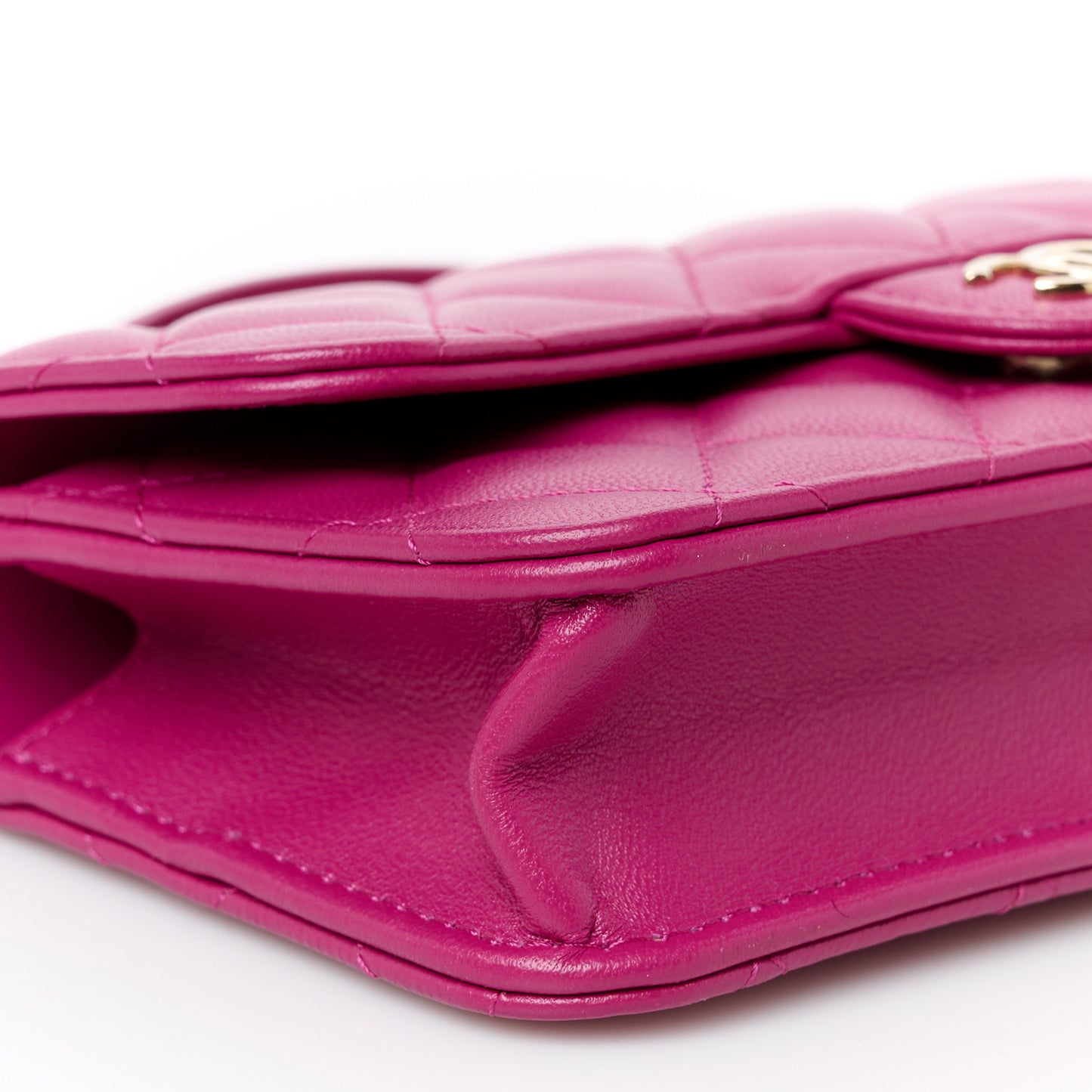 Lambskin Quilted Flap Phone Holder With Chain Fuchsia