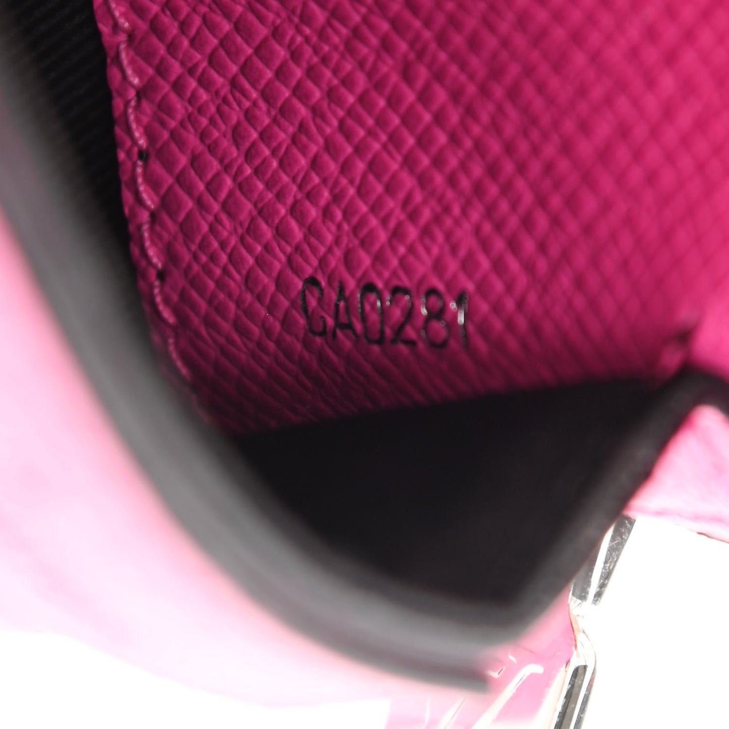 Taigarama Outdoor Slingbag Fuchsia
