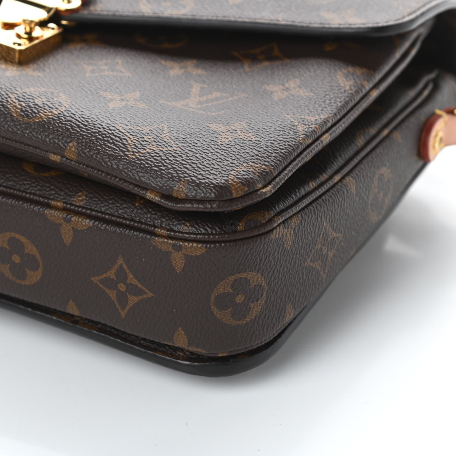 Louis Vuitton Monogram Pochette Metis 7 of 7