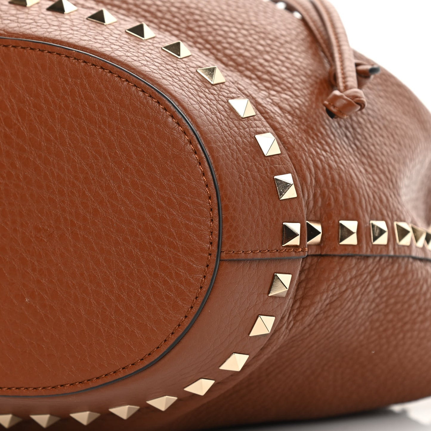 Grained Calfskin Rockstud Bucket Bag Saddle Brown