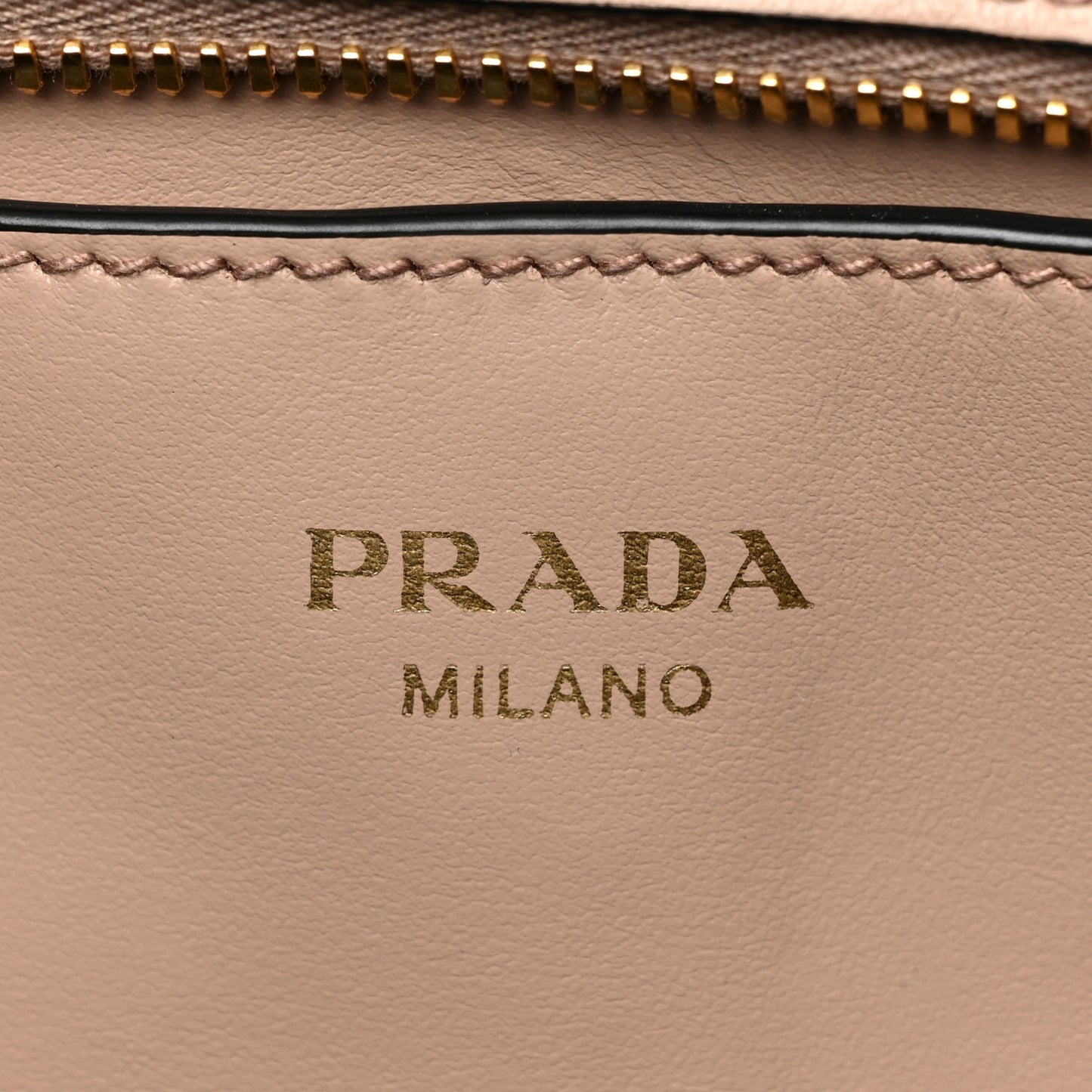 Saffiano Soft Calfskin Zippered Tote Cipria