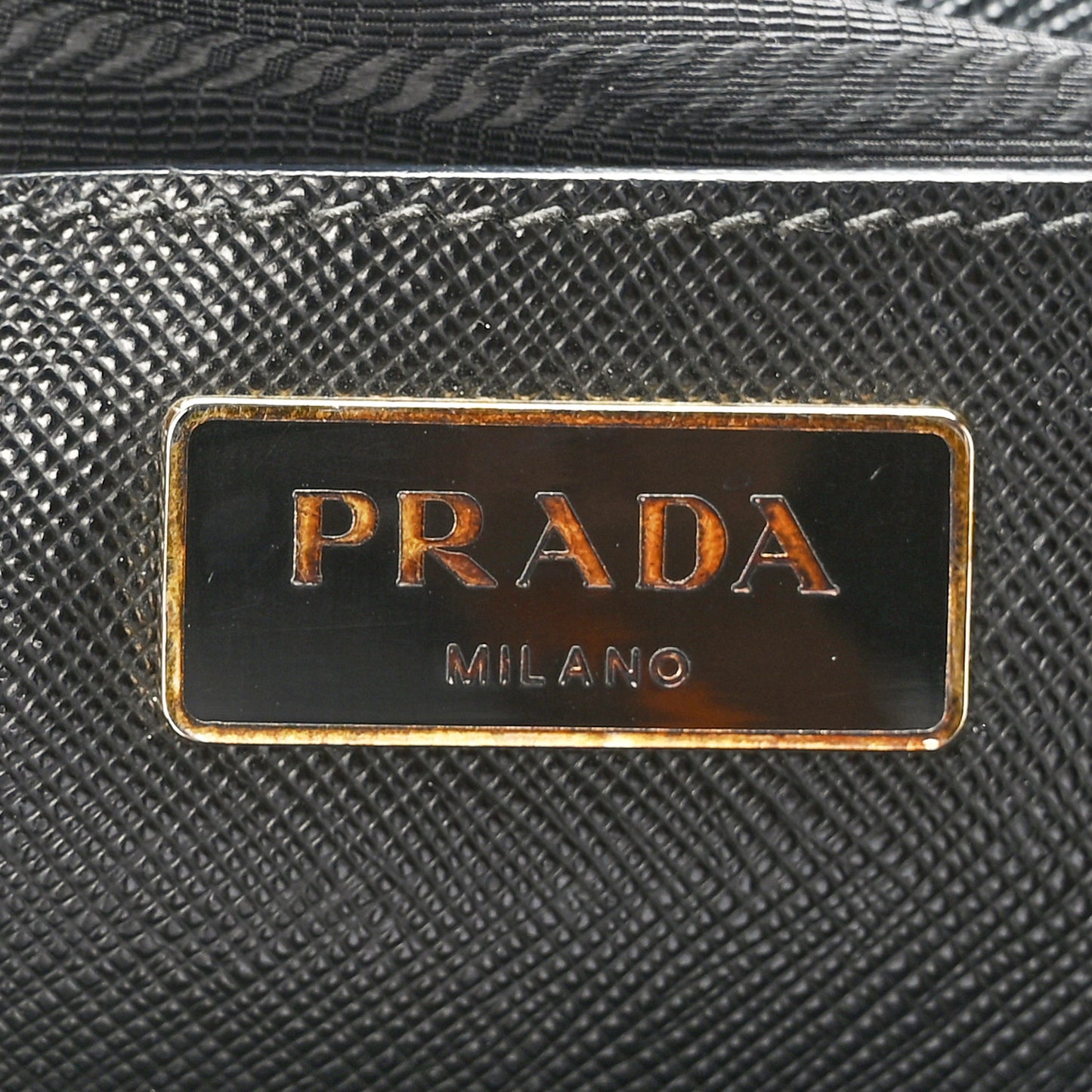 Saffiano Medium Galleria Double Zip Tote Black