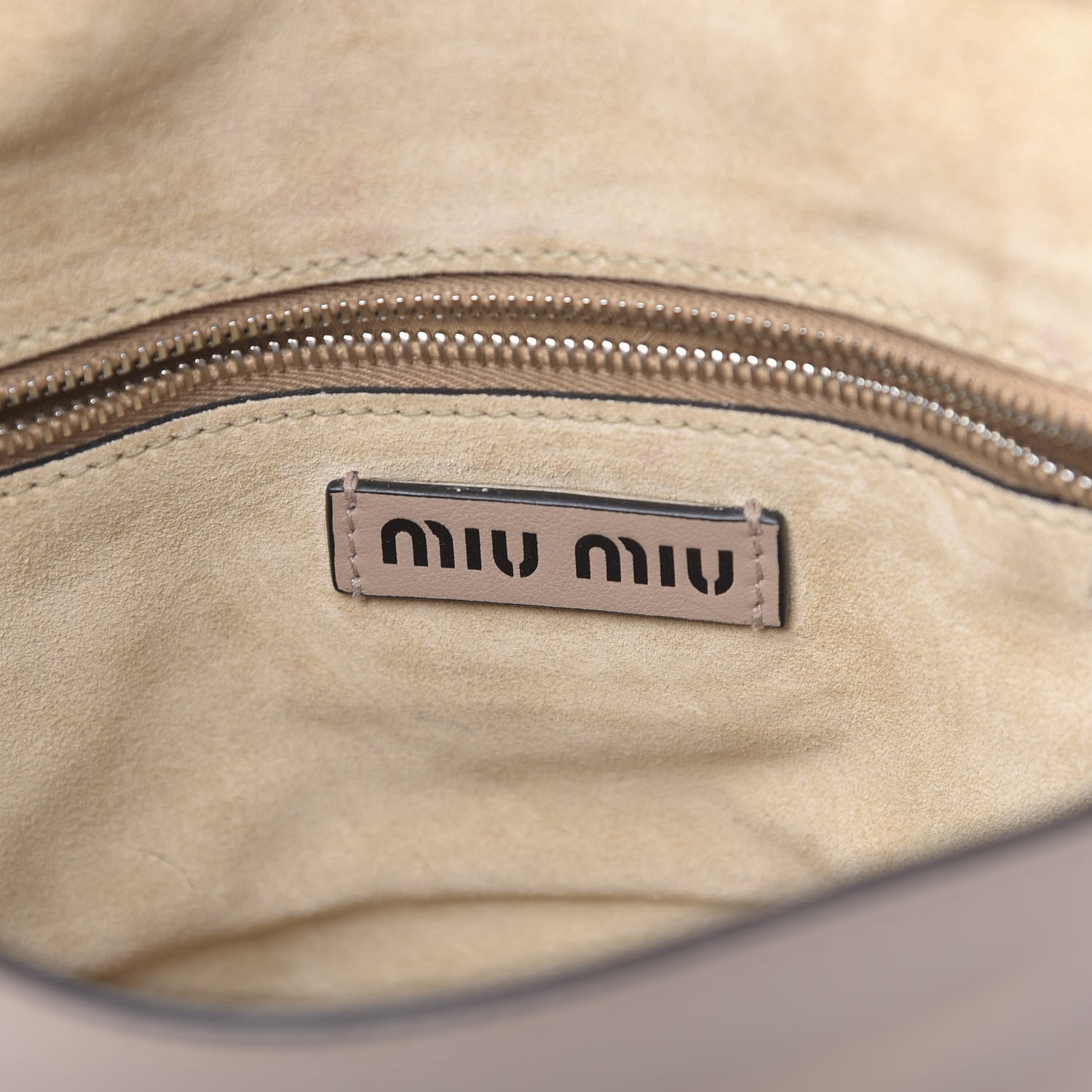 Miu Miu Grace Lux Shoulder Bag Cammeo White 657611 – FASHIONPHILE