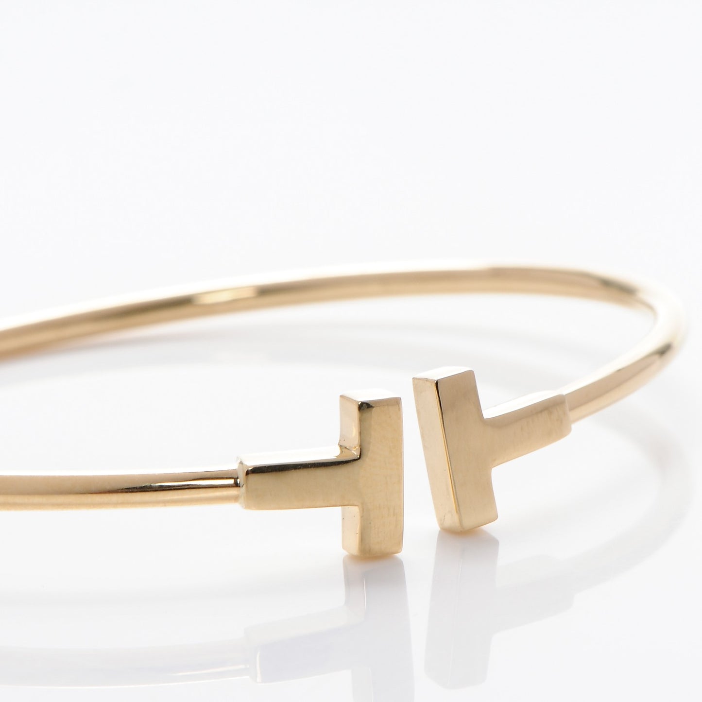 18K Yellow Gold T Wire Bracelet