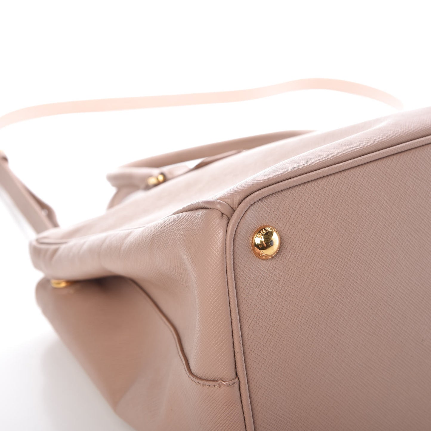 Saffiano Medium Galleria Double Zip Tote Cammeo
