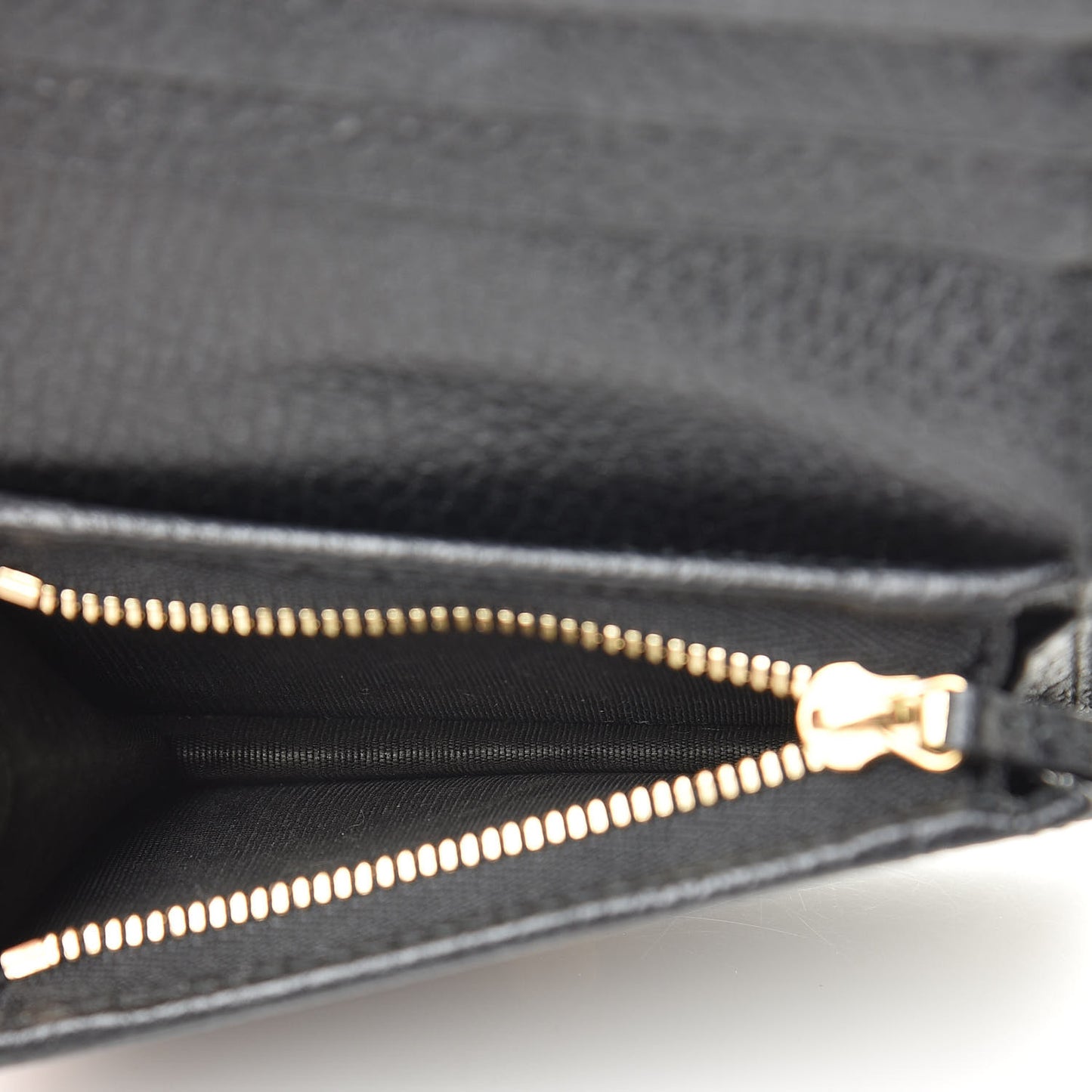 Pebbled Calfskin GG Marmont Card Case Black