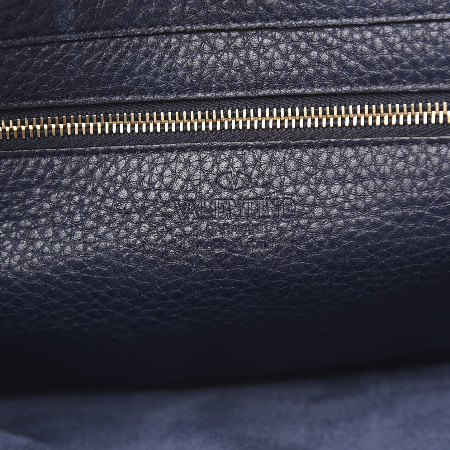 Pebbled Calfskin Medium Rockstud Tote Marine