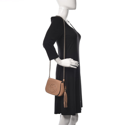 Gucci Pebbled Calfskin Small Soho Flap Crossbody Camelia 2 of 10