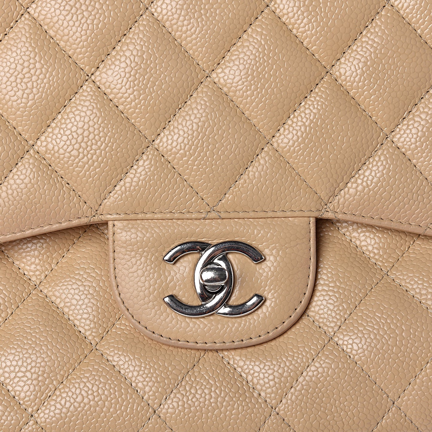 Caviar Quilted Jumbo Double Flap Beige Clair