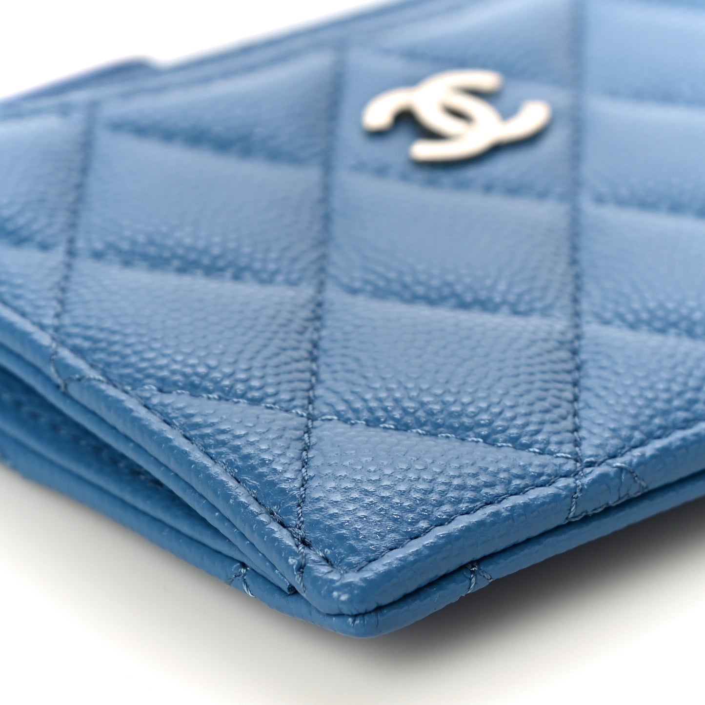 Caviar Quilted CC Zip Card Holder Blue