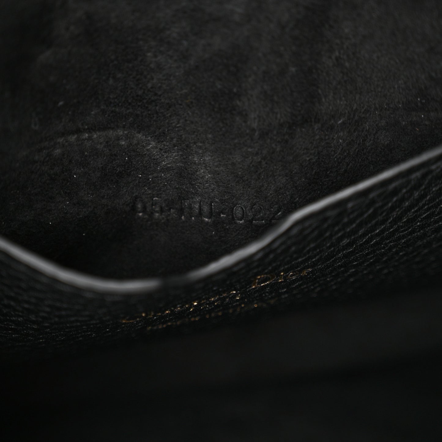 Grained Calfskin Medium Bobby Flap Black