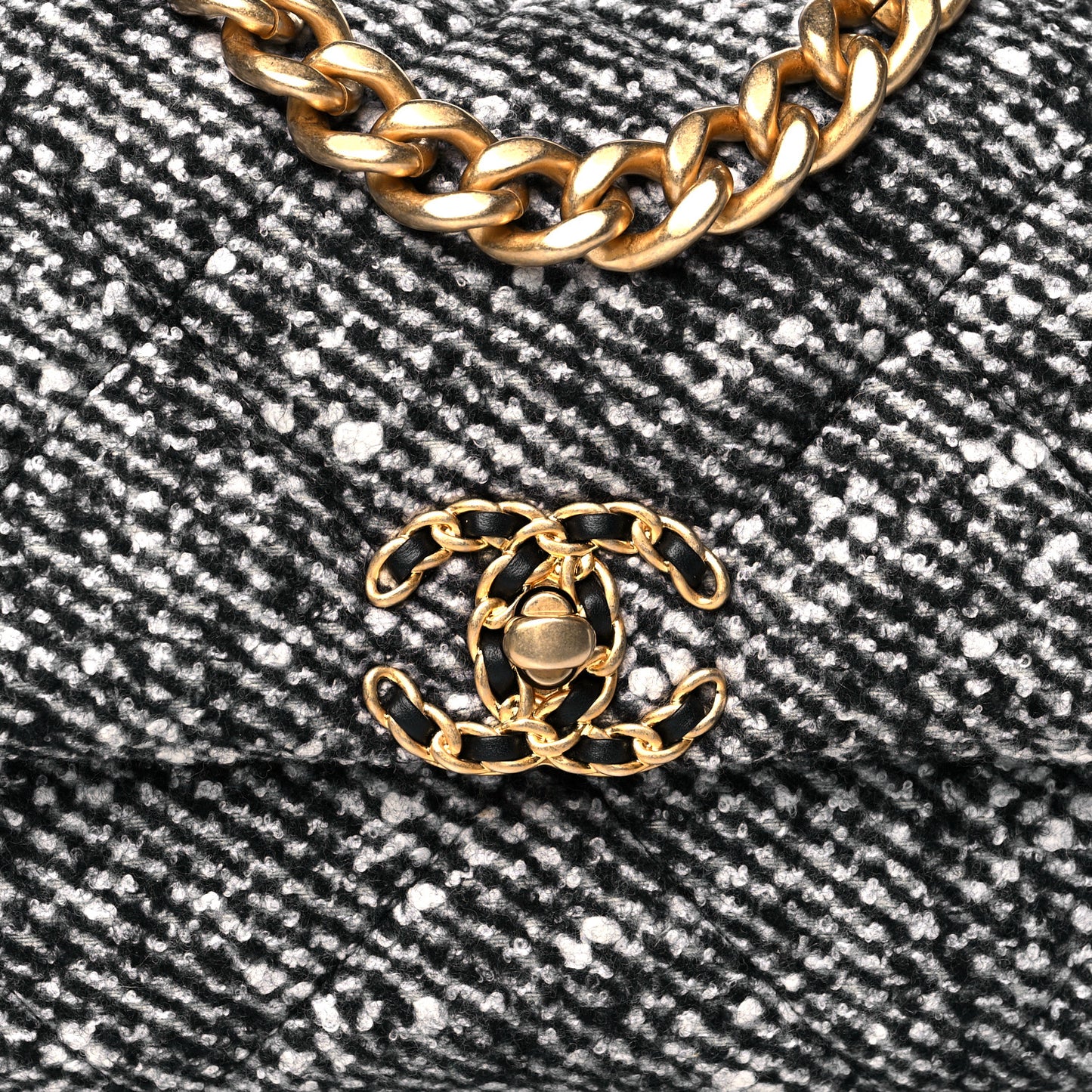 Tweed Quilted Medium Chanel 19 Flap Black White