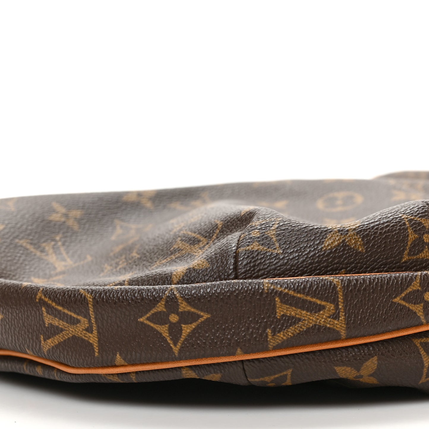 Monogram Croissant MM