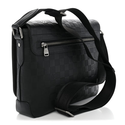 Louis Vuitton Damier Infini District Messenger Onyx 3 of 9