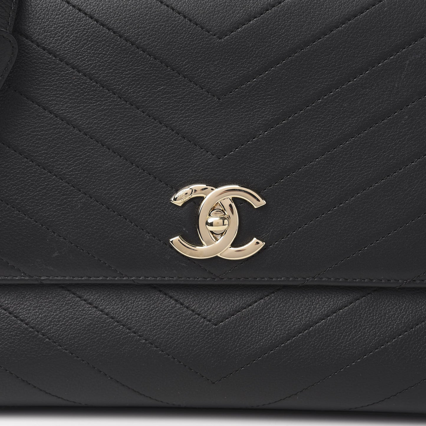 Grained Calfskin Chevron Stitched Medium Chic Top Handle Flap Black