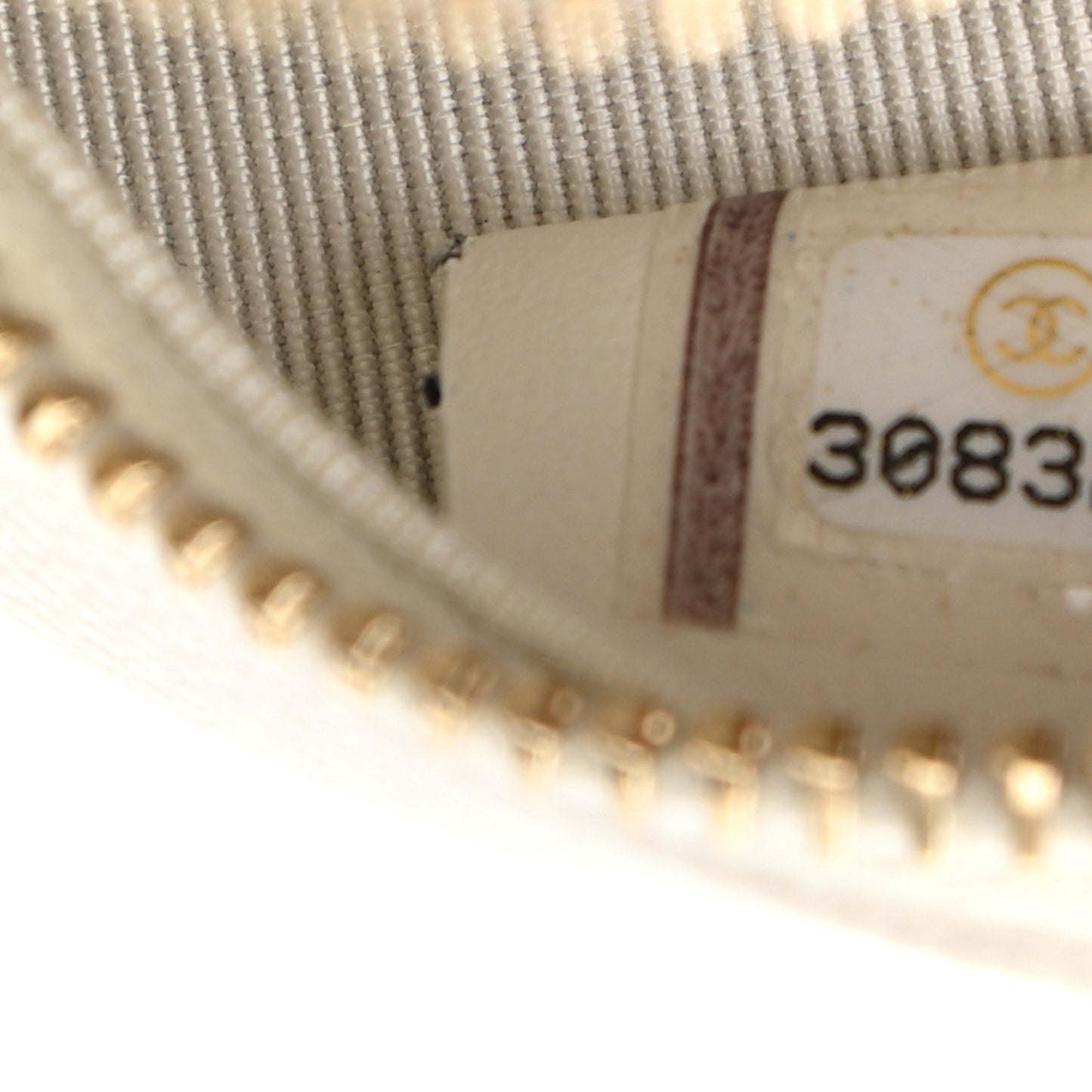 Caviar Quilted Round Clutch With Chain White