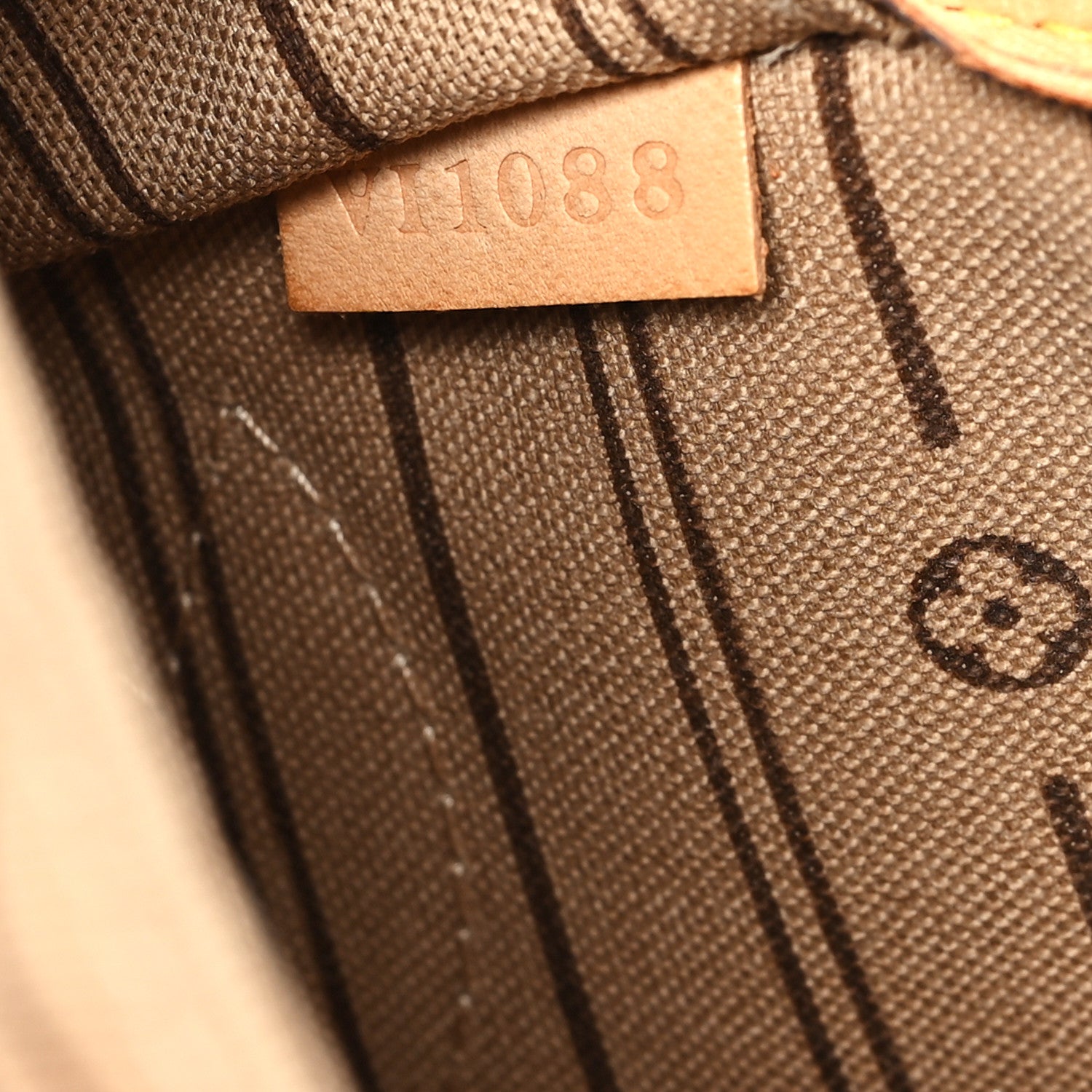 Louis Vuitton Monogram Neverfull MM 7 of 12