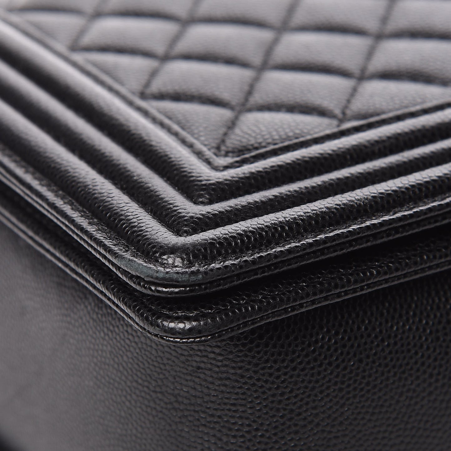 Caviar Quilted New Medium Boy Flap Black