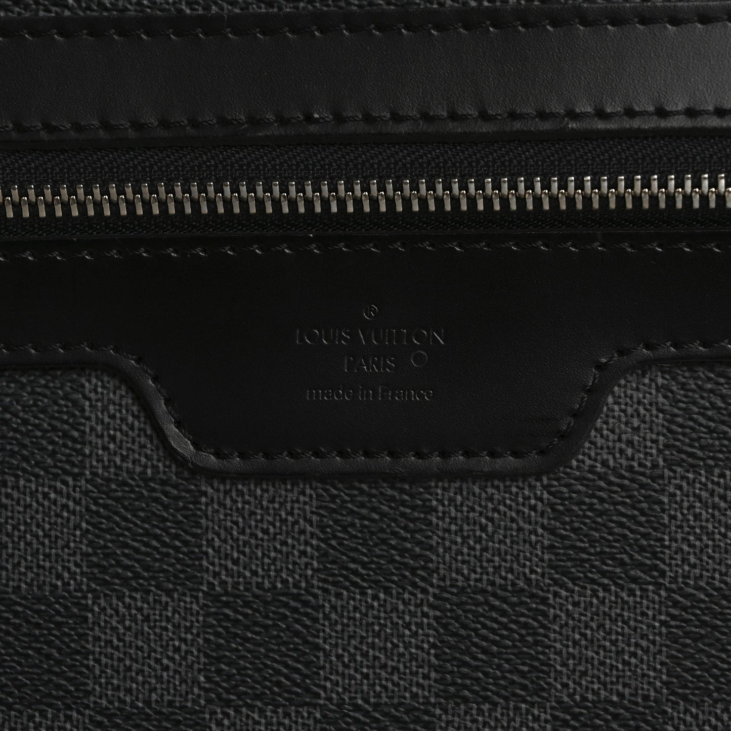 Damier Graphite Pegase 45