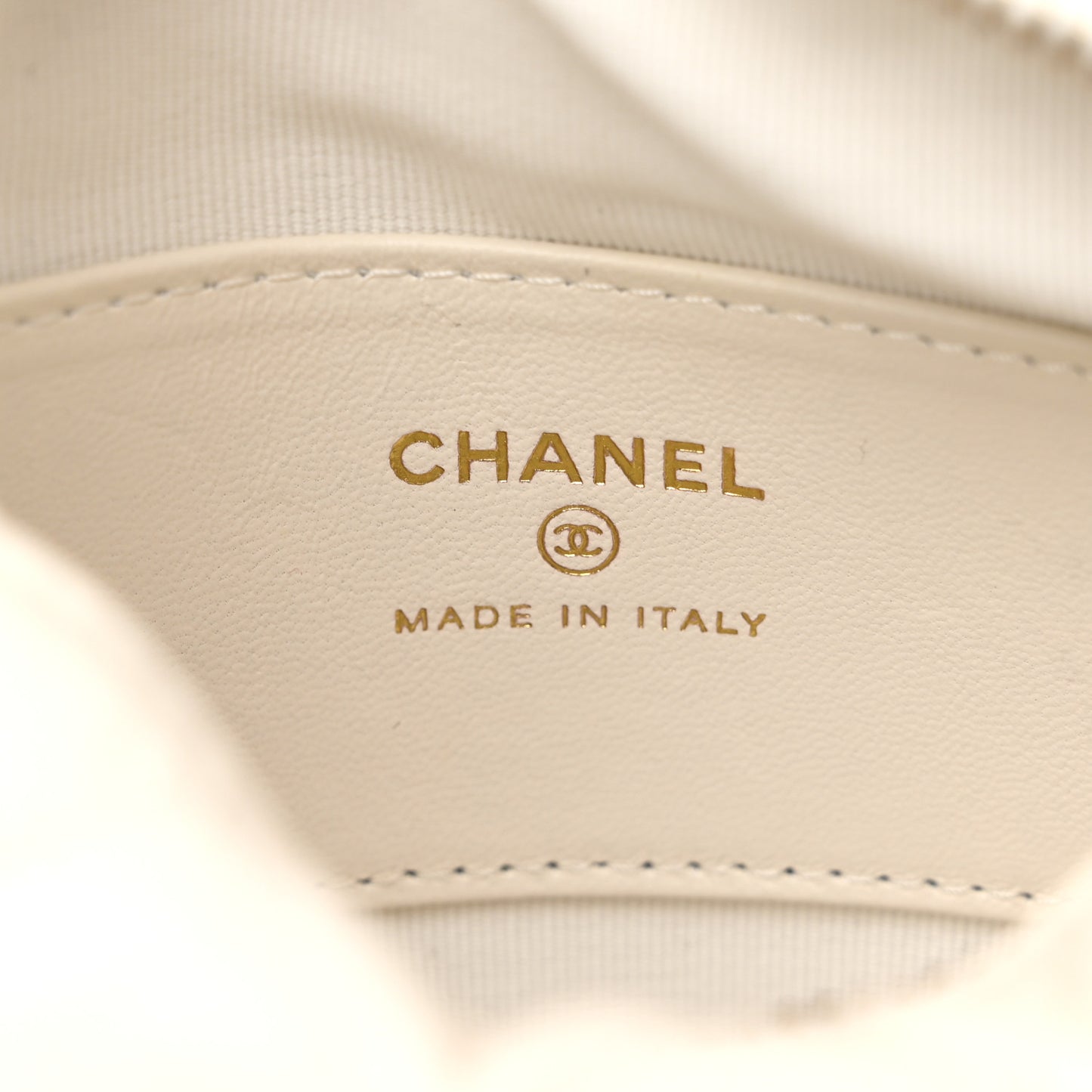 Lambskin Quilted Chain Around Pouch Hobo White