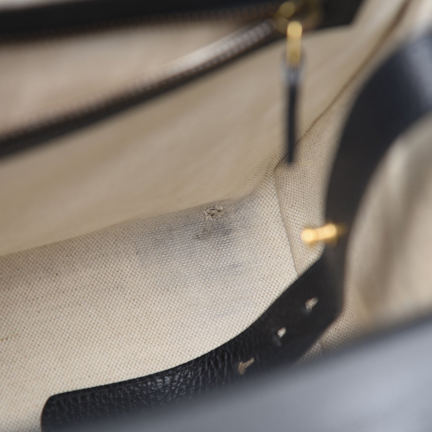 Calfskin GG Marmont Messenger Bag Black