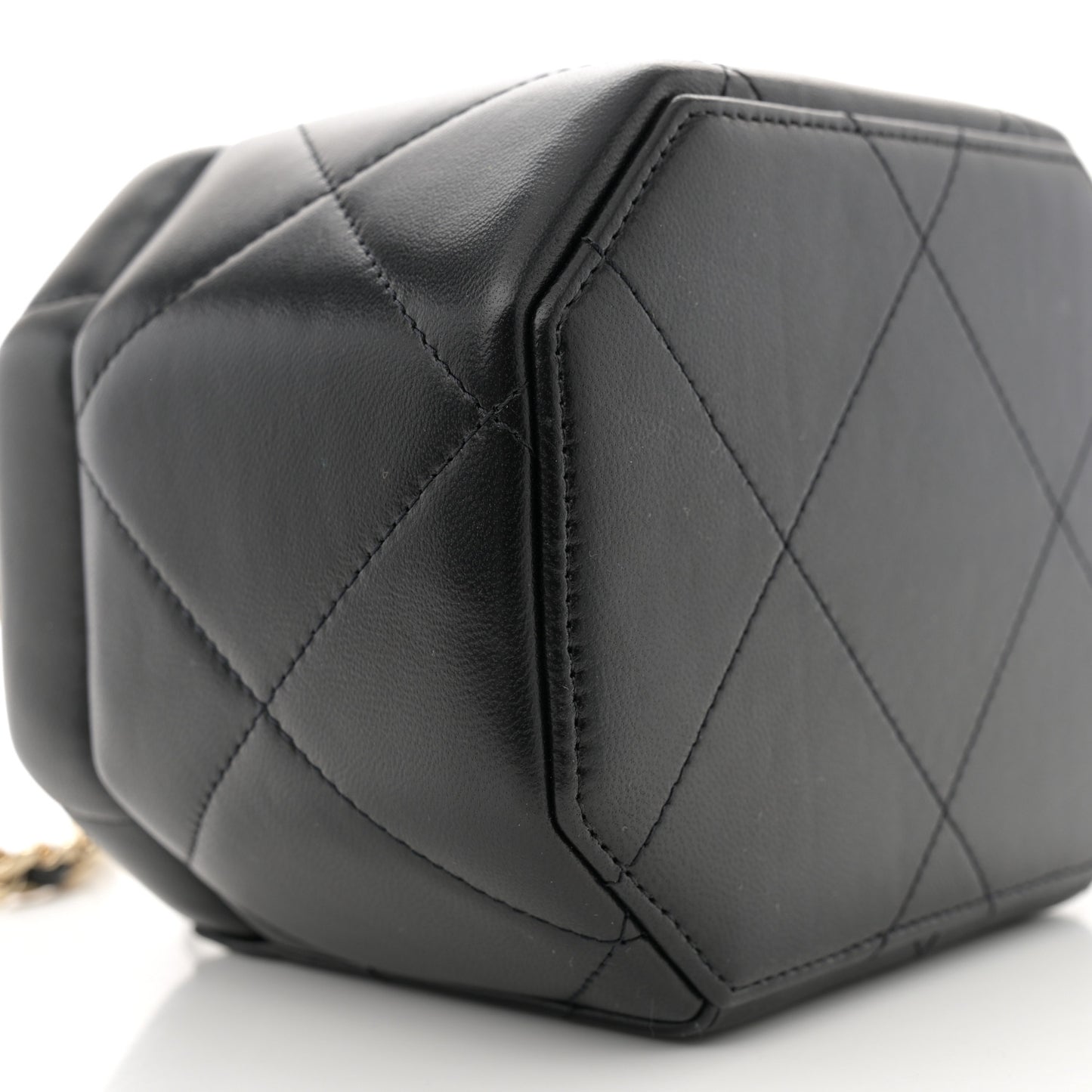 Lambskin Quilted Vendome Case Black