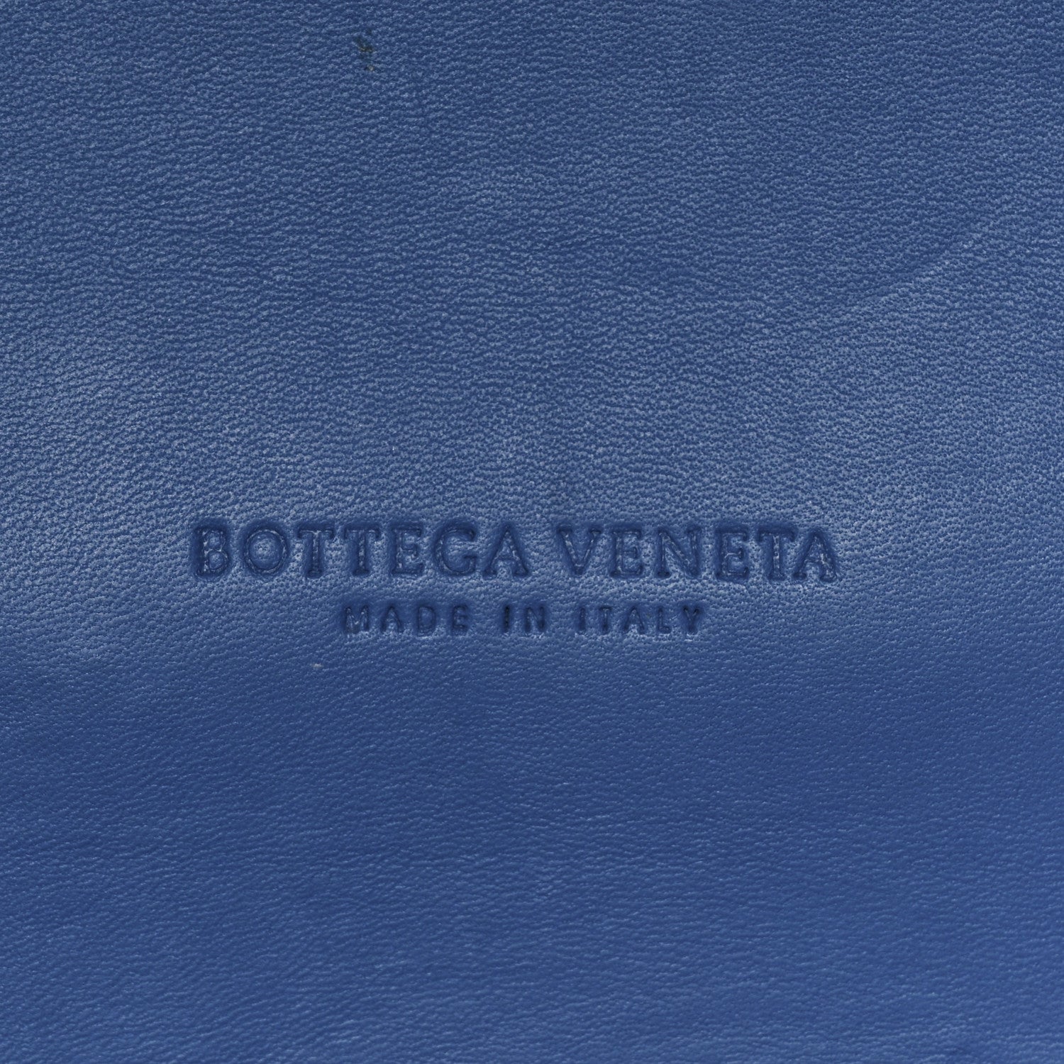 Bottega Veneta Nappa Maxi Cabat 30 Signal Blue Black 8 of 23