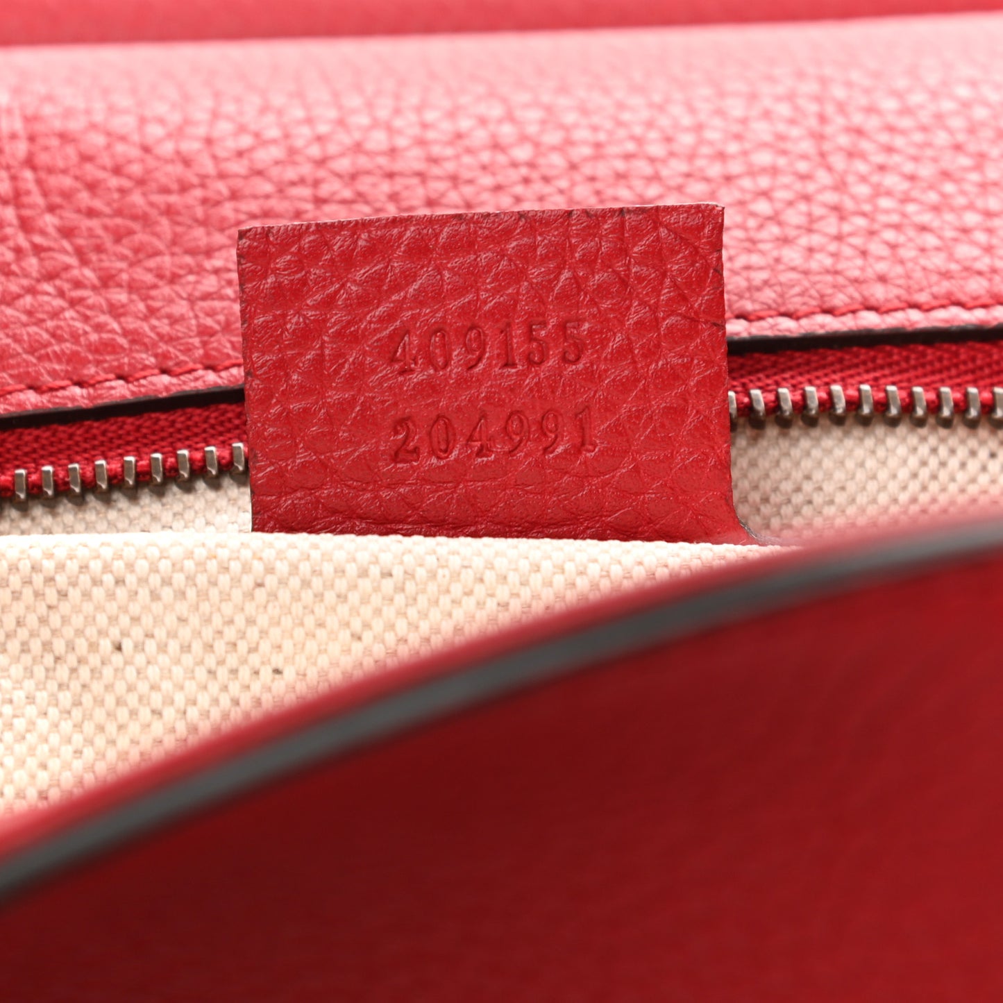 Calfskin Feline Medium GG Marmont Top Handle Bag Vulcanic Red