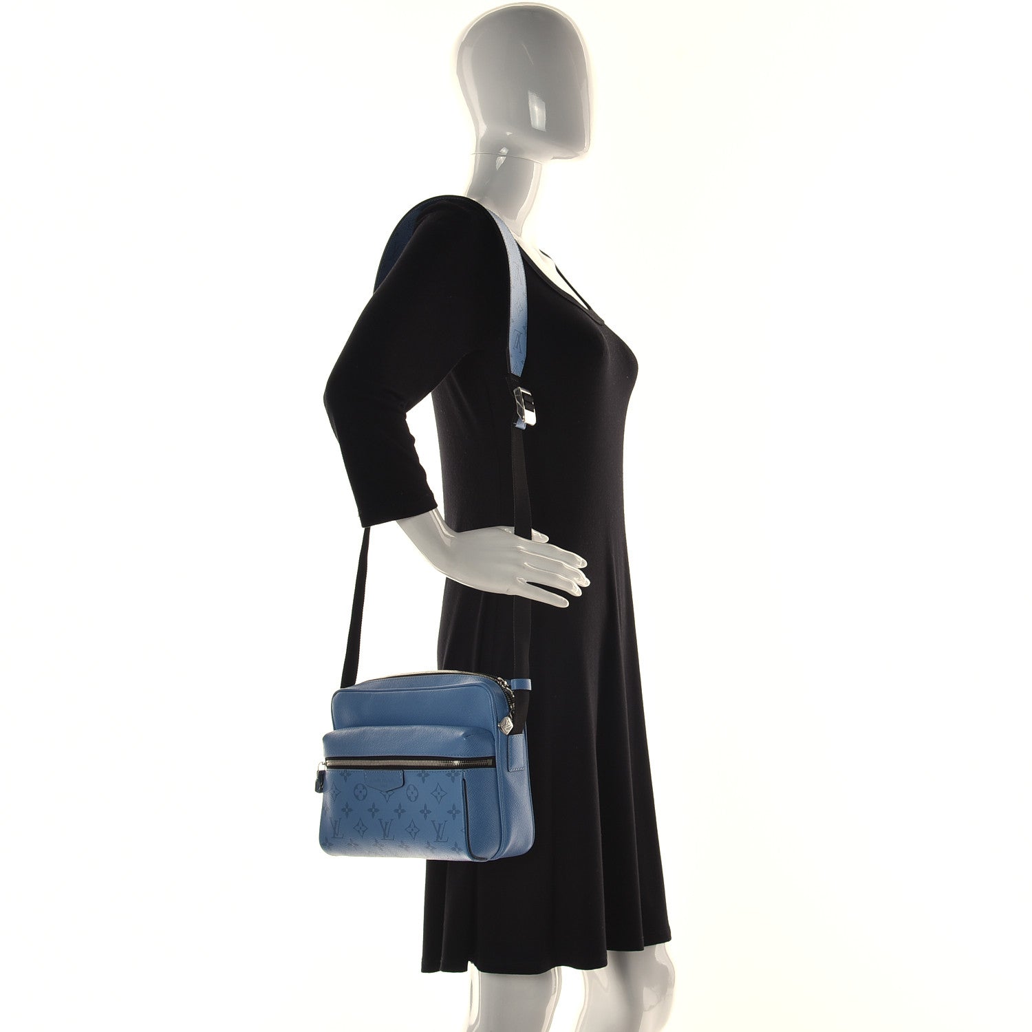 Louis Vuitton Taigarama Outdoor Messenger Denim 2 of 11