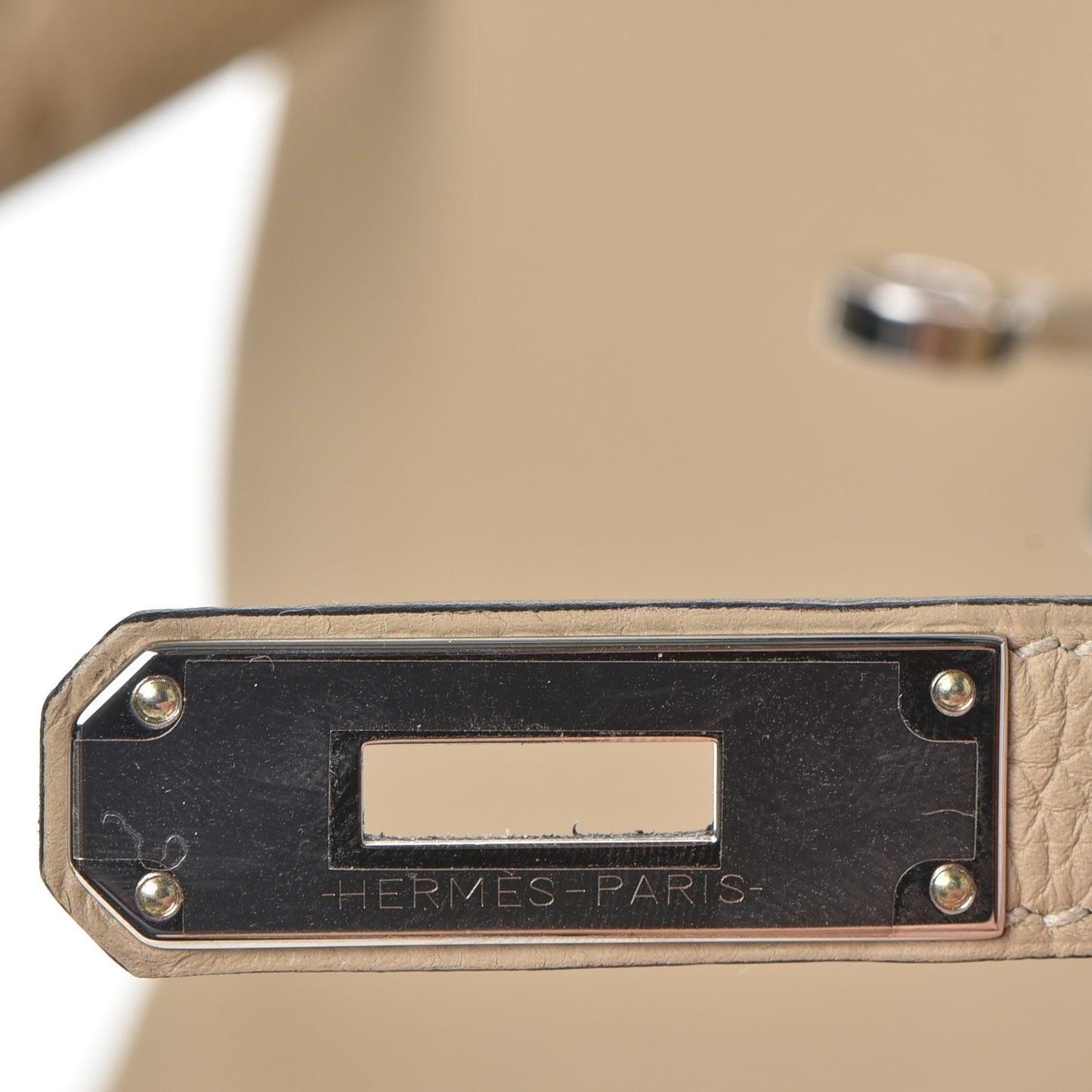 Togo Kelly Retourne 32 Trench