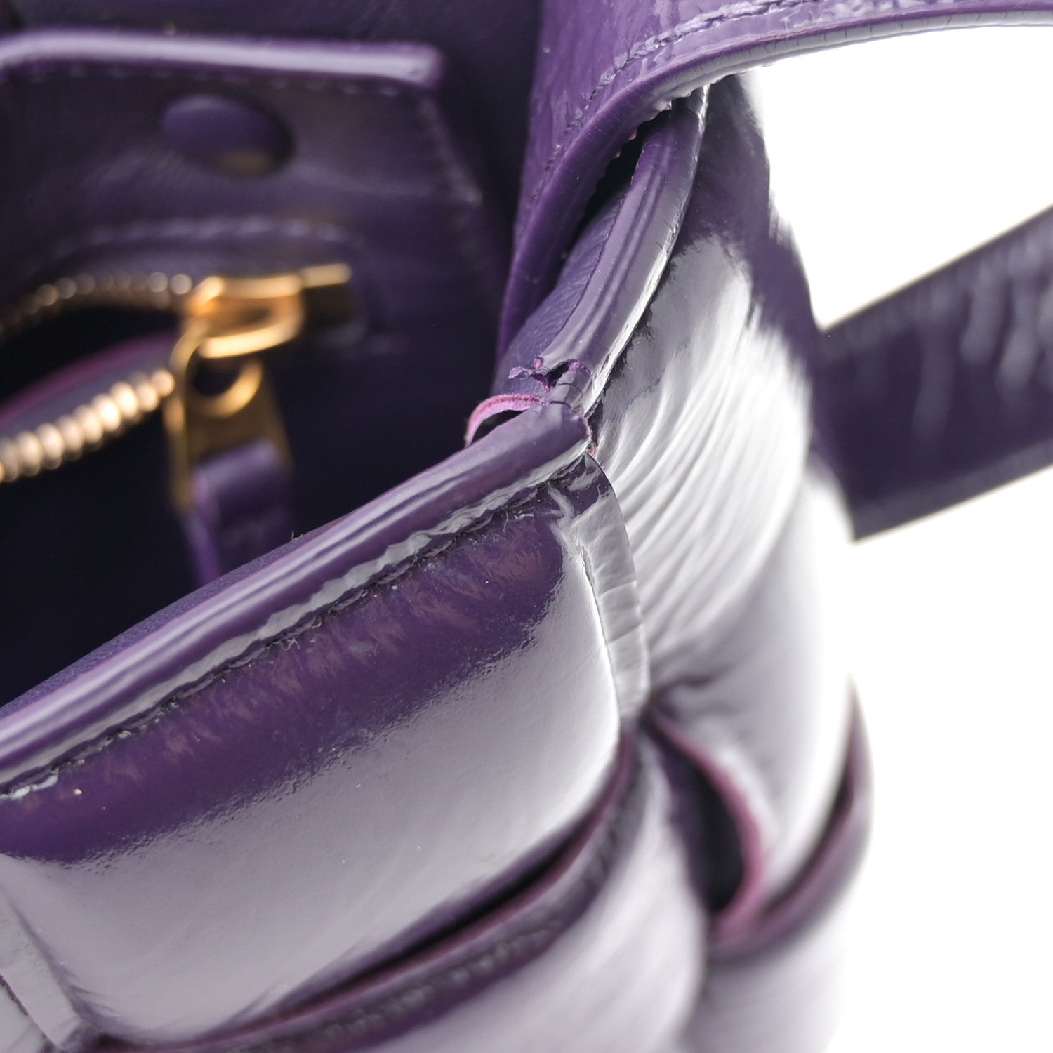 Bottega Veneta Textured Deerskin Maxi Intrecciato Padded Cassette Crossbody Bag Raisin 11 of 12