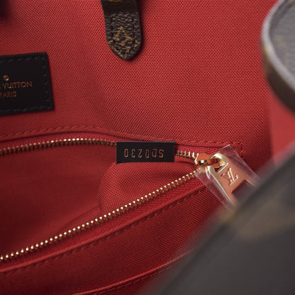 Louis Vuitton Reverse Monogram Giant Onthego MM 6 of 9