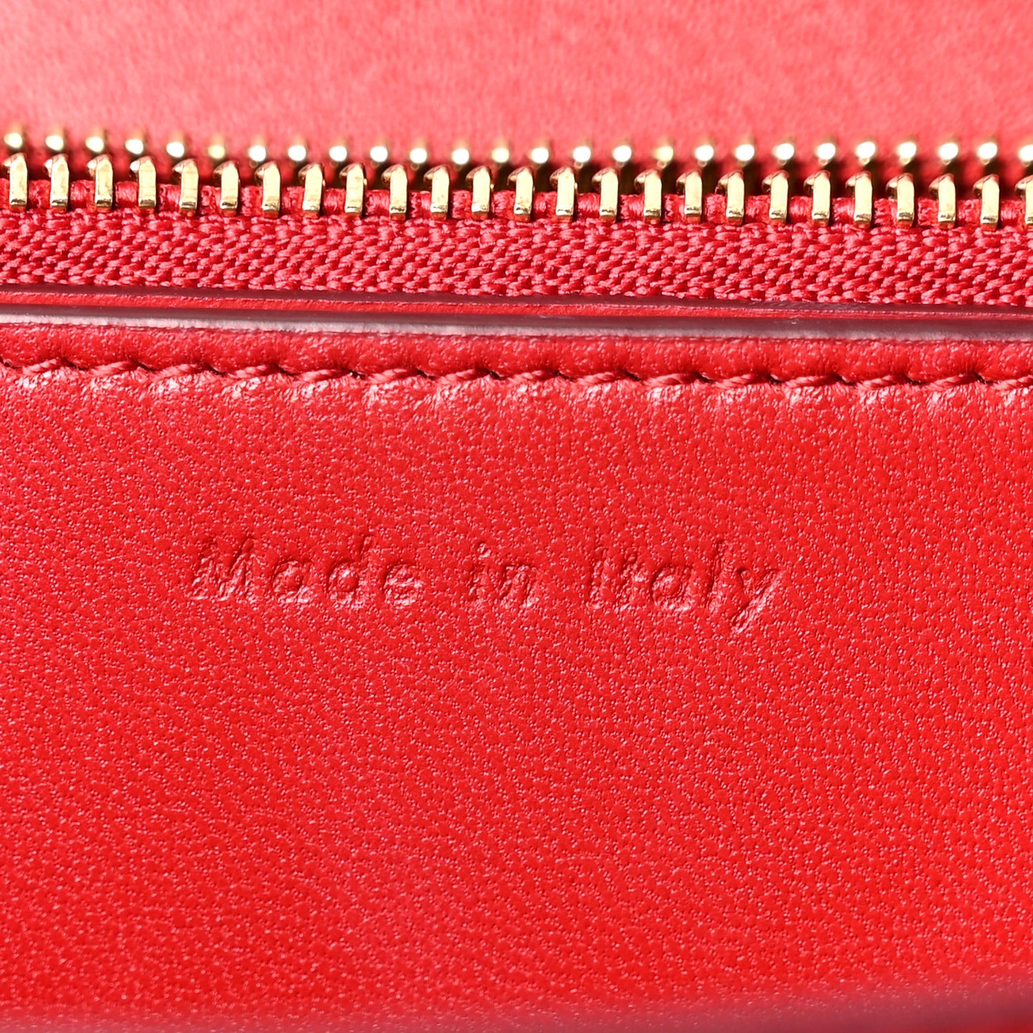 Box Calfskin Medium Classic Box Flap Bag Red