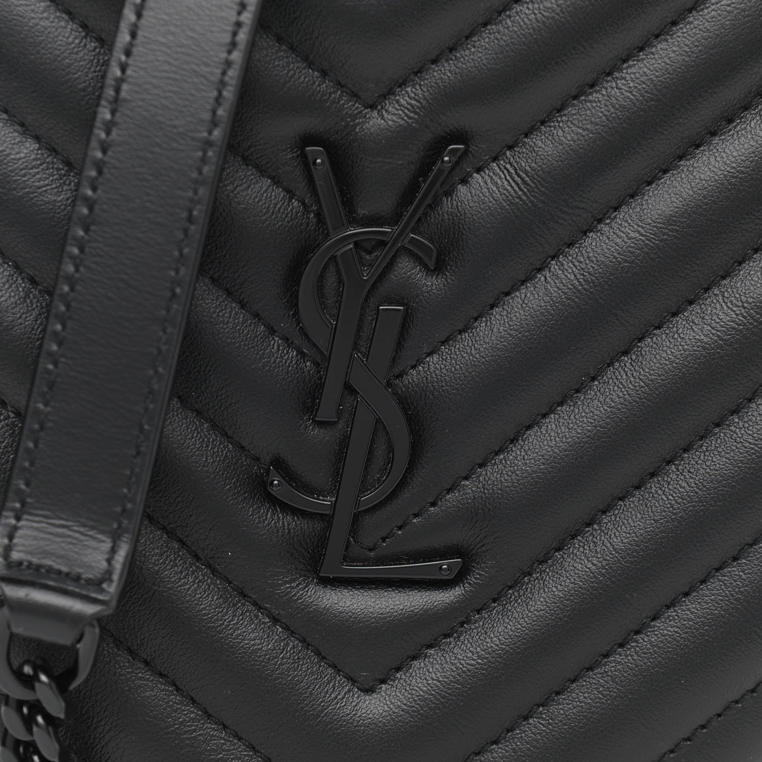 Saint Laurent Calfskin Matelasse Chevron Round Vinyle Camera Bag Black 8 of 11