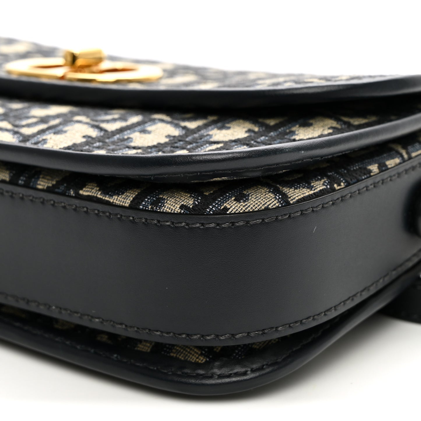 Oblique 30 Montaigne Avenue Bag Blue
