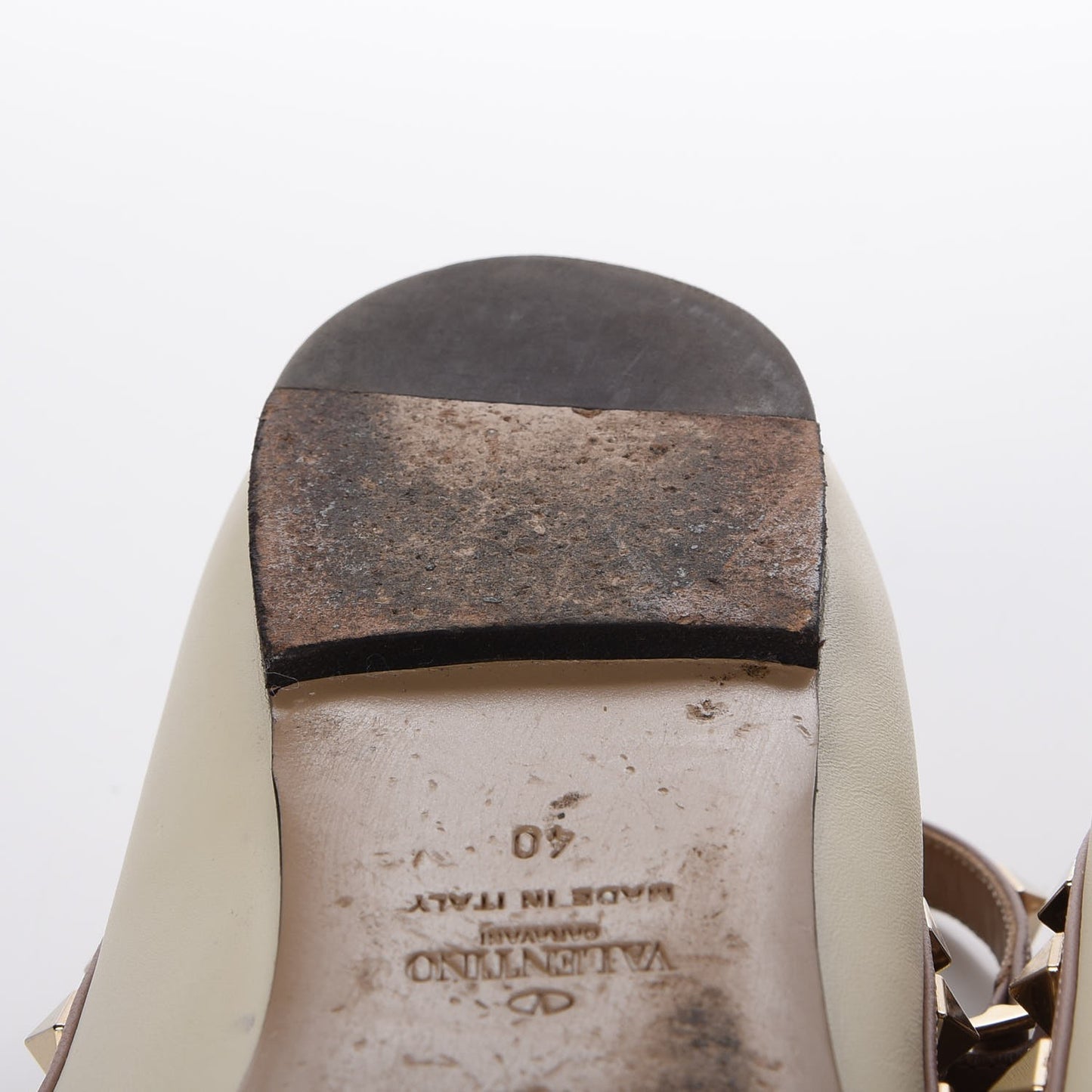 Calfskin Rockstud Cage Ballerina Flats 40 Light Ivory Poudre