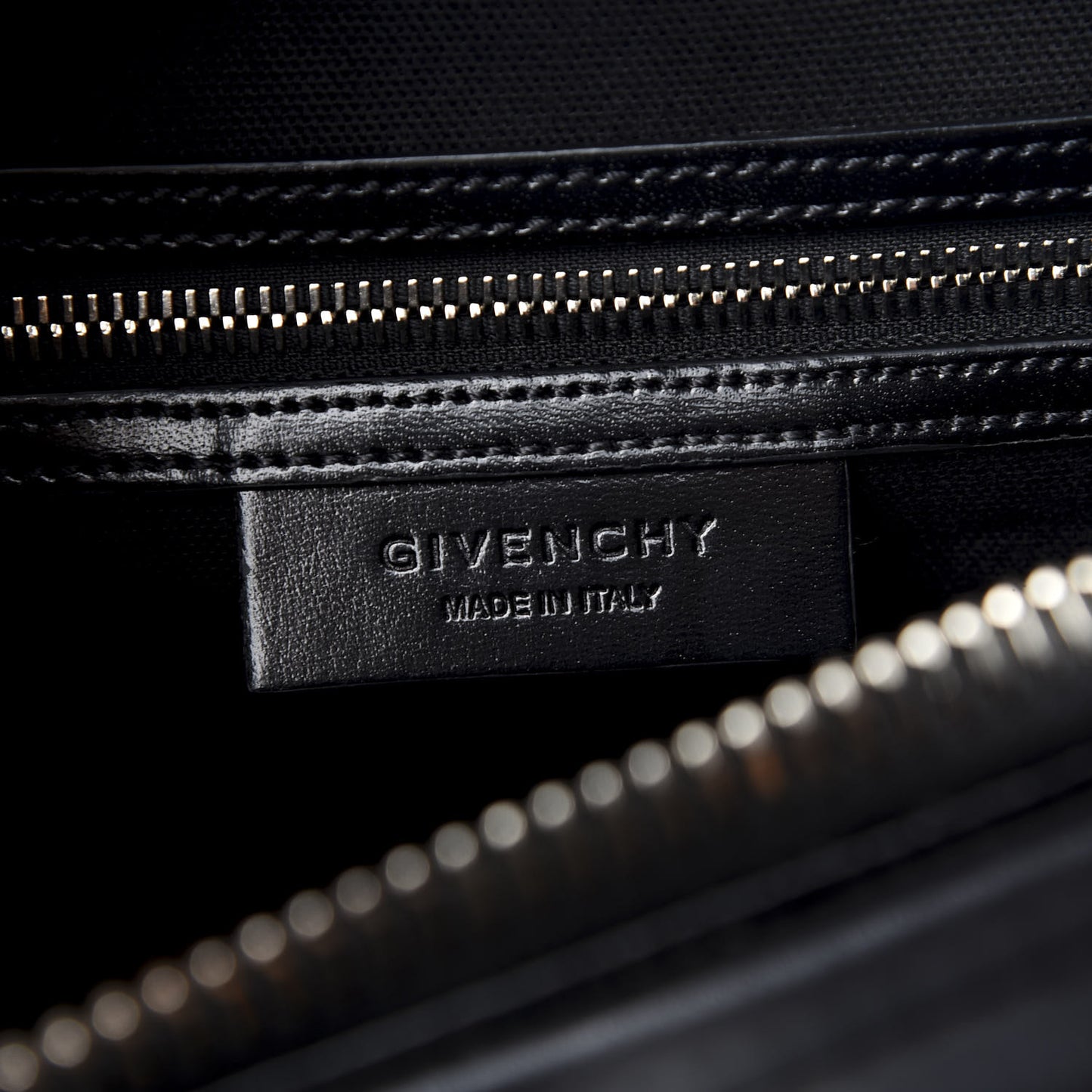 Shiny Lord Calfskin Small Antigona Black