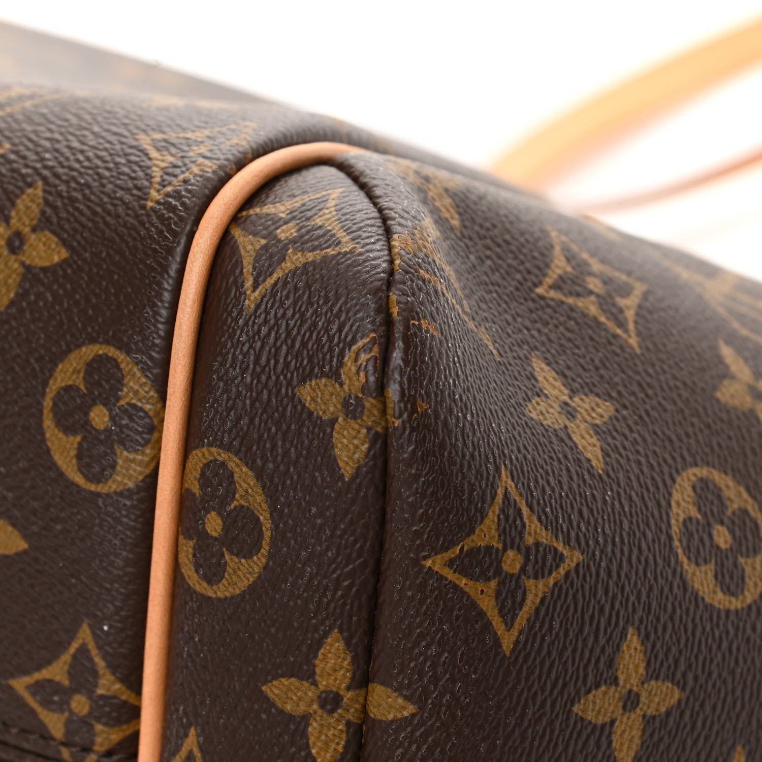 Louis Vuitton Monogram Totally MM 20 of 37