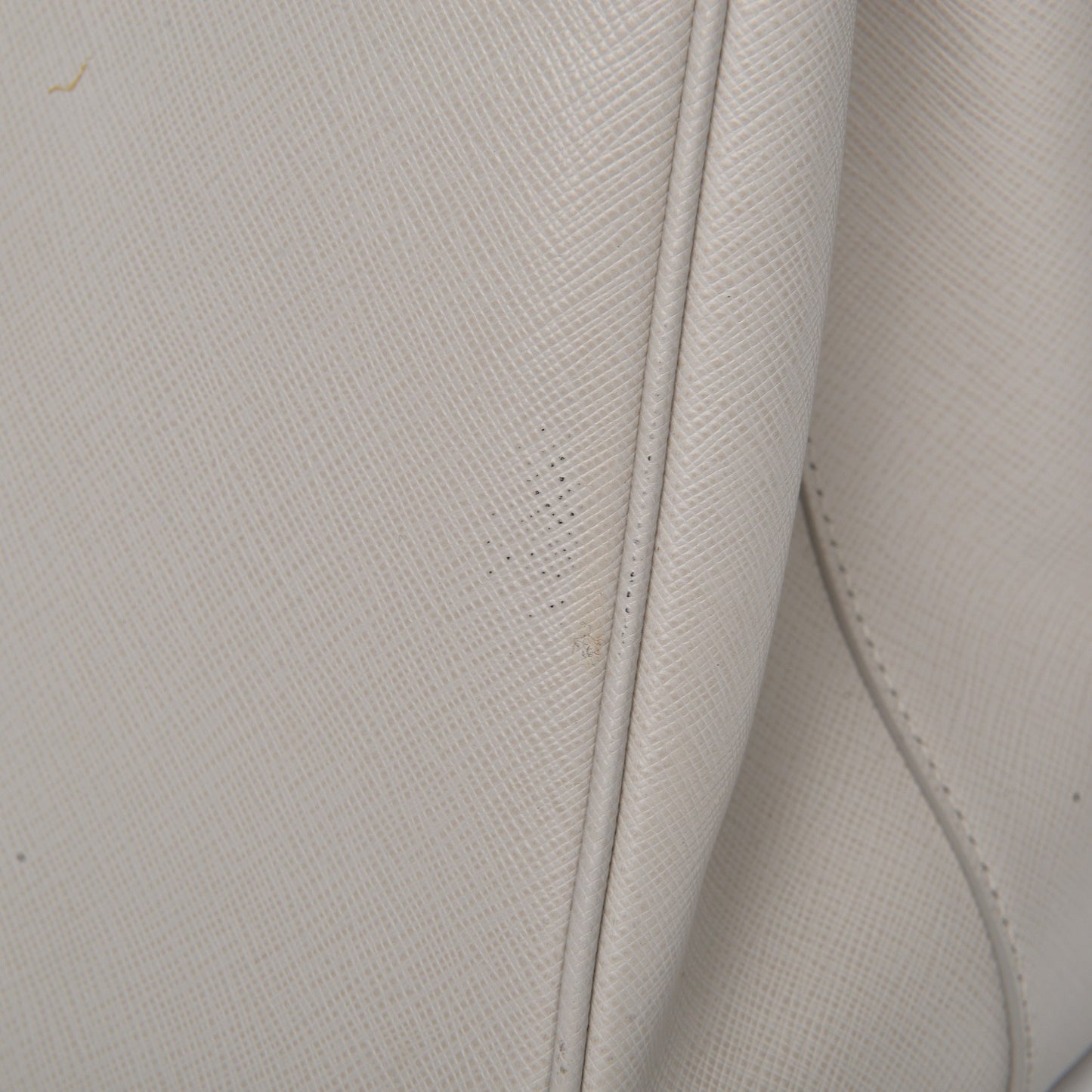 Saffiano Medium Galleria Double Zip Tote Talco