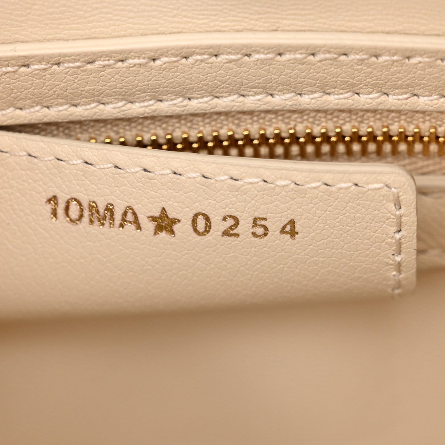 Calfskin Macrocannage Groove 20 Bag Dusty Ivory