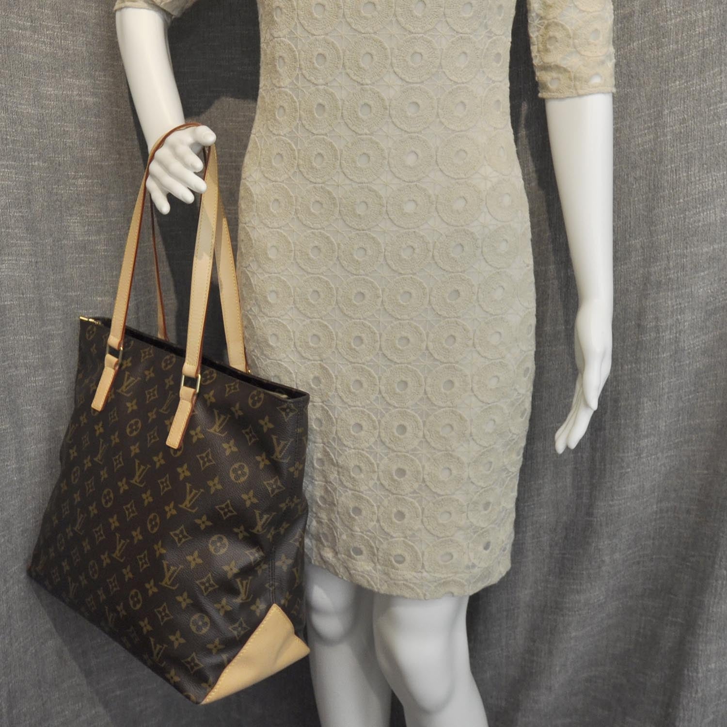 Louis Vuitton Monogram Cabas Mezzo 2 of 8