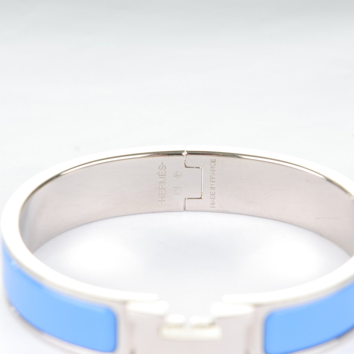 Enamel Narrow Clic Clac H Bracelet PM