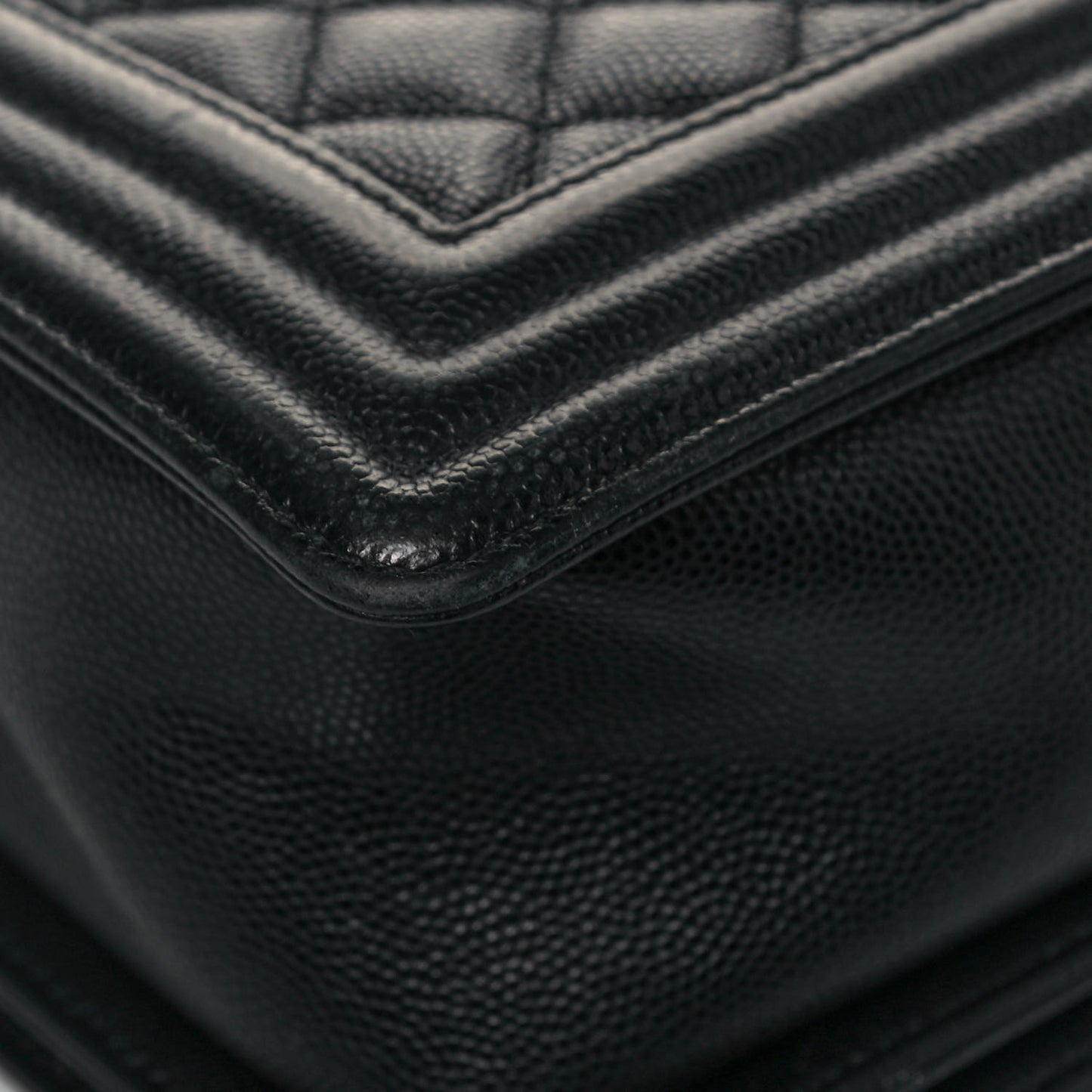 Caviar Quilted New Medium Boy Flap Black